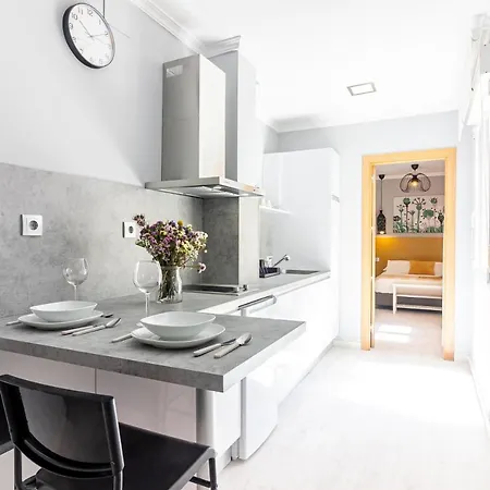Center Flat - Soho Center Apartment